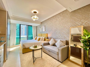 Cosmos Living Cozy Studio With Balcony